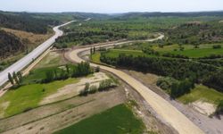 Gediz Çayı’nda Yatak Temizliği Sürüyor