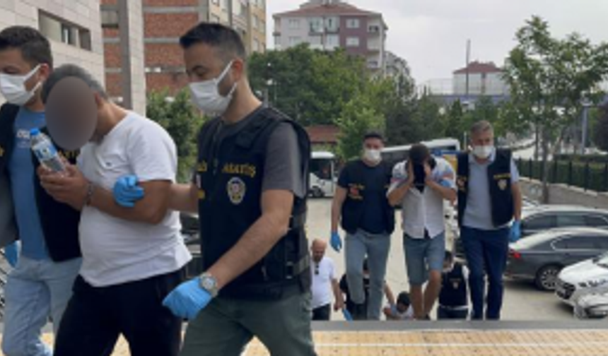 Eskişehir merkezli fuhuş operasyonunda yakalanan 11 kişi adliyeye sevk edildi