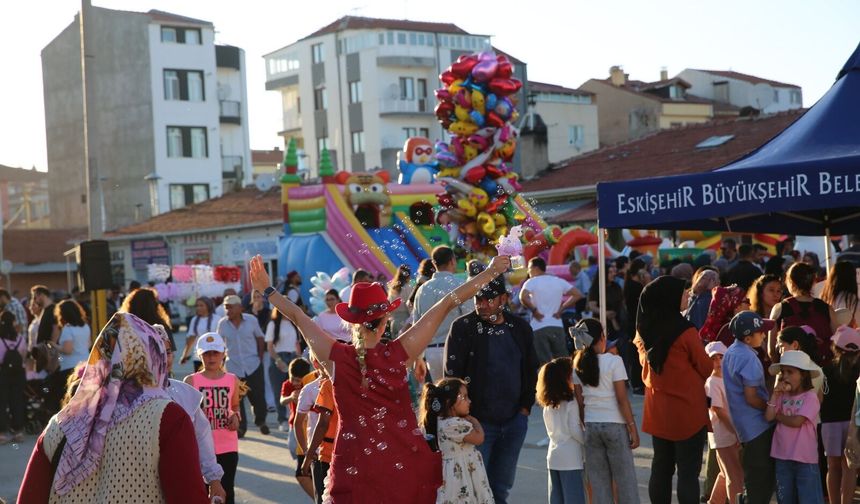 Başkan Ünlüce miniklerin sevincine ortak oldu