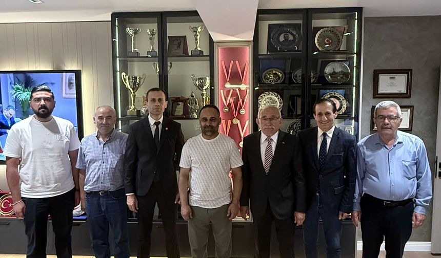 MHP Odunpazarı İlçe Başkanı Ünal'dan Medya 26 Grubu'na Ziyaret