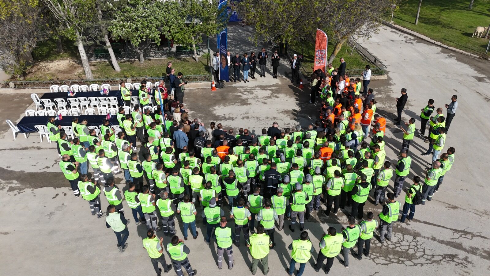 Büyükşehi̇r Beledi̇yesi̇ 2026 Sezonunun İlk Asfaltini Döktü (13)
